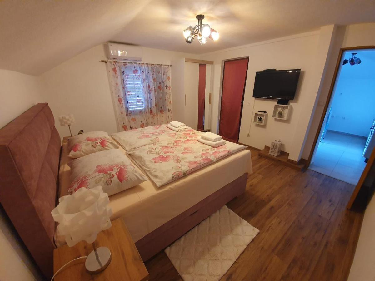 Apartment Magdalena Книн Екстер'єр фото